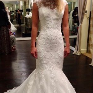La Sposa unworn, unaltered wedding dress